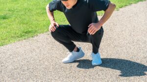 股関節が痛い時やってはいけないことと！悪化を防ぐ正しい対処法