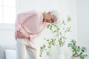変形性股関節症とは？症状・原因・治療・予防法