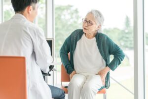 変形性股関節症 やってはいけないこと一覧と正しい対処法／保存版