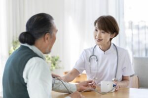脳梗塞と高血圧の関係は？発症時・急性期・再発予防の血圧管理を解説