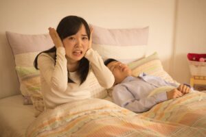 脳梗塞といびきの関係？危険なサインと救急車を呼ぶ目安